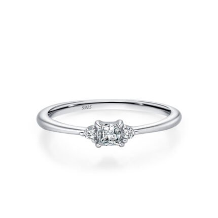 Square timeless ring in 925 sterling silver minimal design