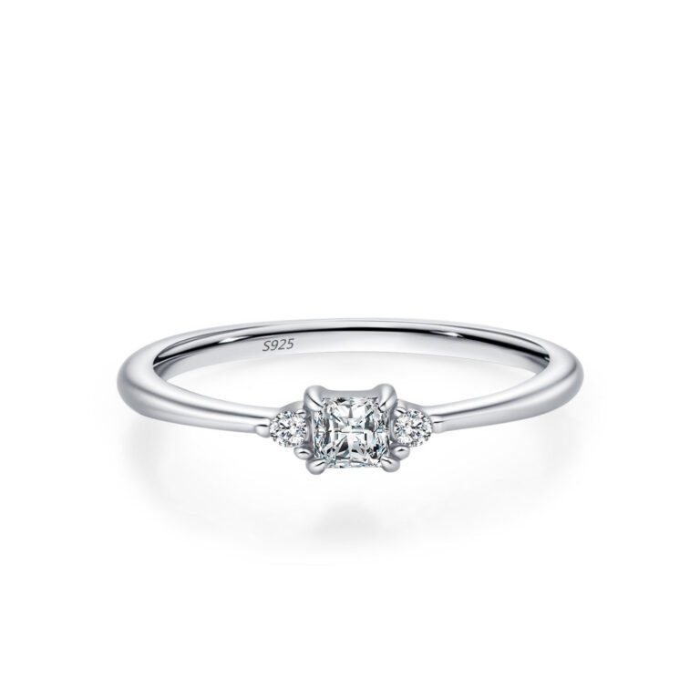 Square timeless ring in 925 sterling silver minimal design